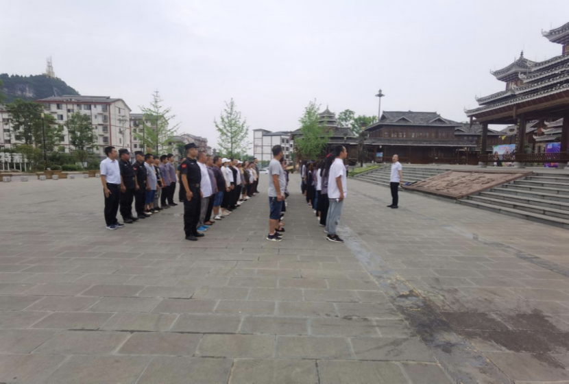 双生源公司组织开展员工军训活动(图3)